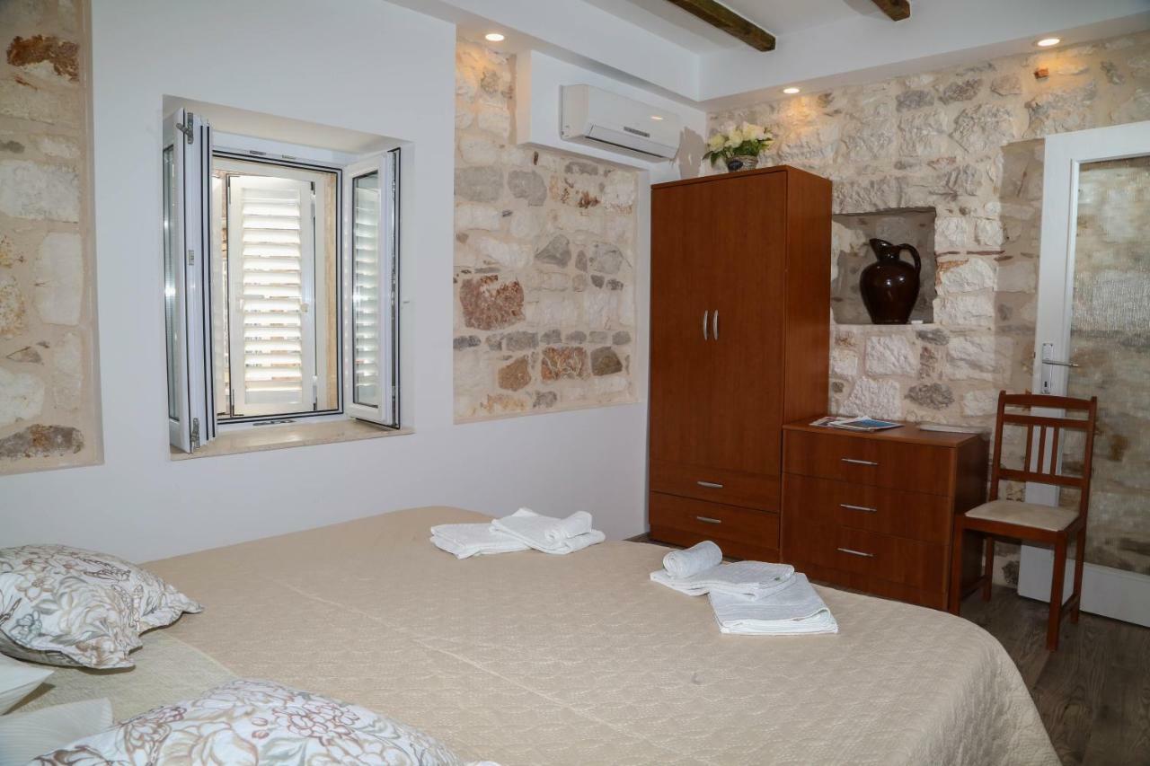 Apartments Seka Hvar Town Exterior photo